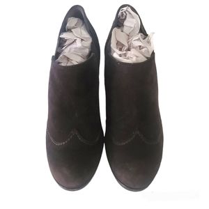 Paul Green Womens brown suede booties size 6/8.5us